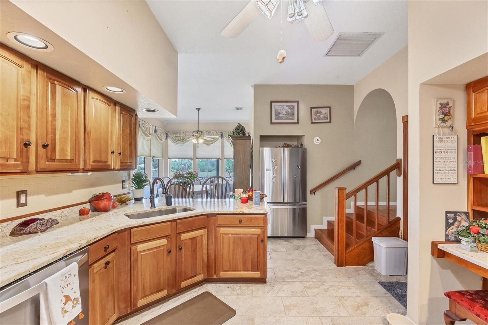 Image 22 of 59 For 6242 Tropicaire Boulevard