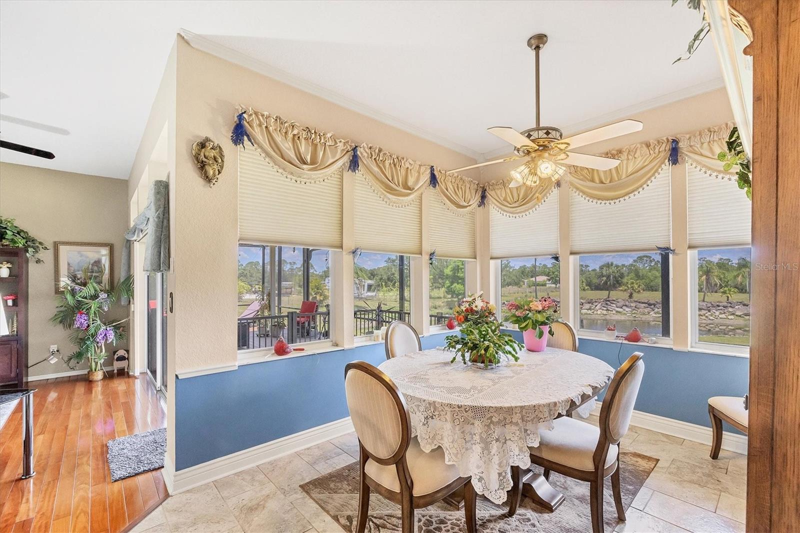 Image 23 of 59 For 6242 Tropicaire Boulevard