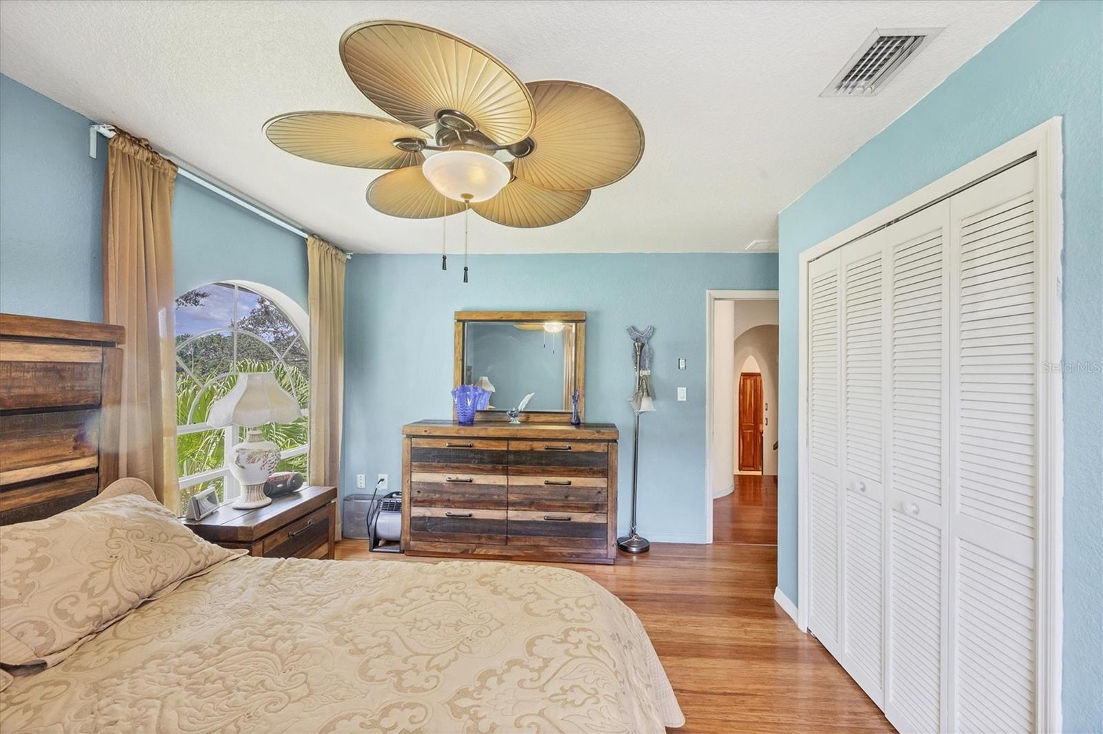 Image 31 of 59 For 6242 Tropicaire Boulevard