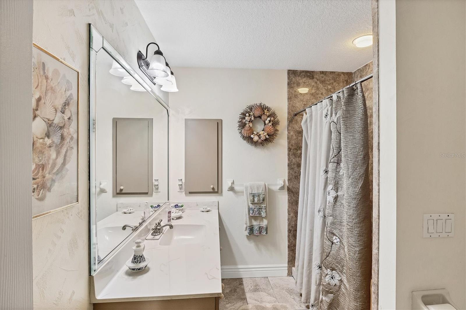 Image 32 of 59 For 6242 Tropicaire Boulevard