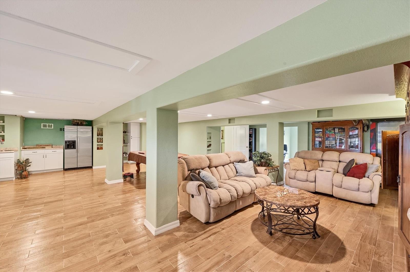 Image 35 of 59 For 6242 Tropicaire Boulevard