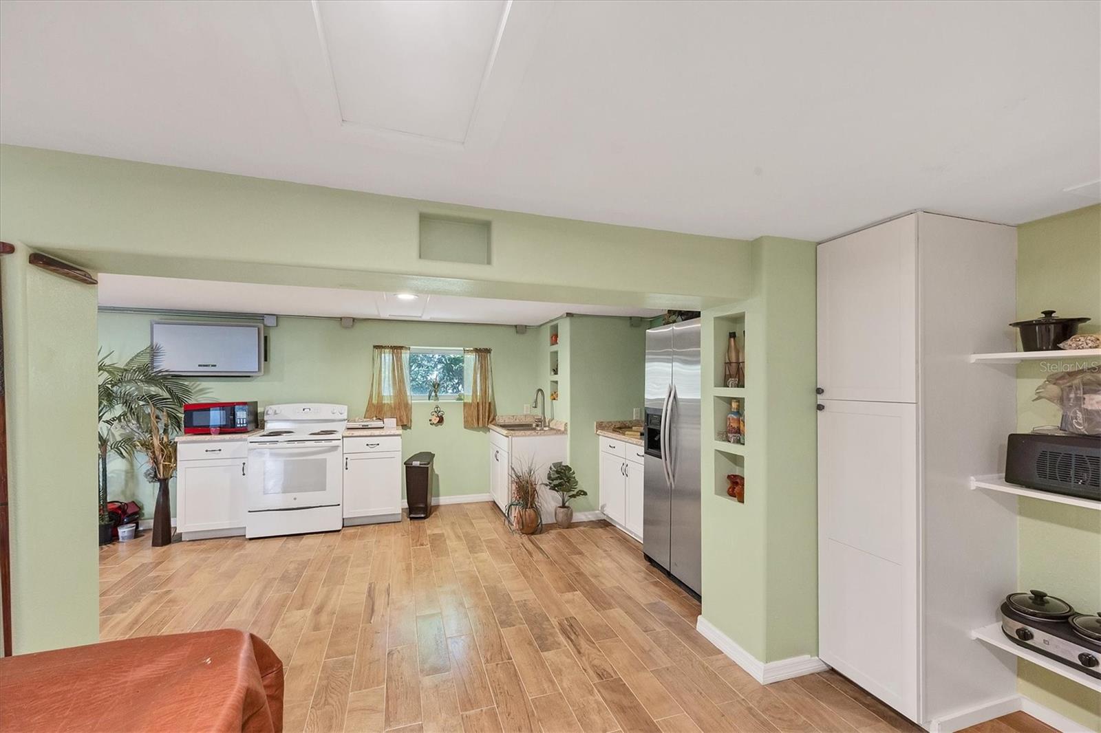 Image 39 of 59 For 6242 Tropicaire Boulevard