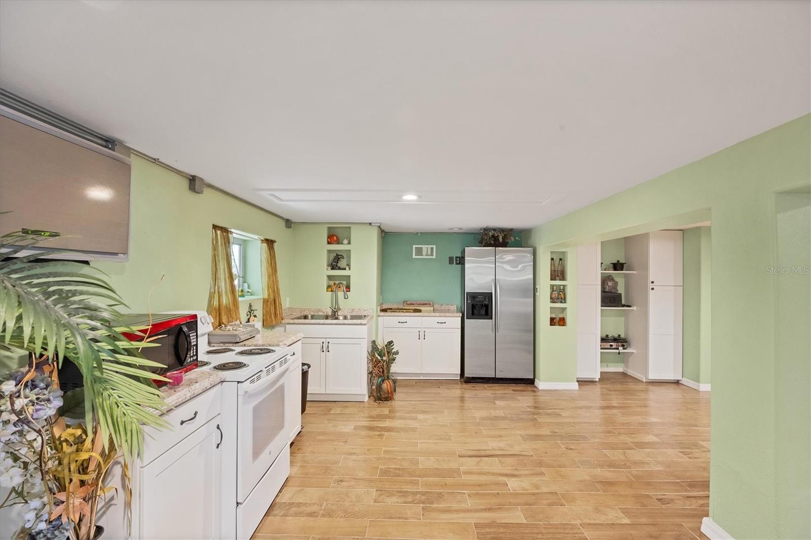Image 40 of 59 For 6242 Tropicaire Boulevard