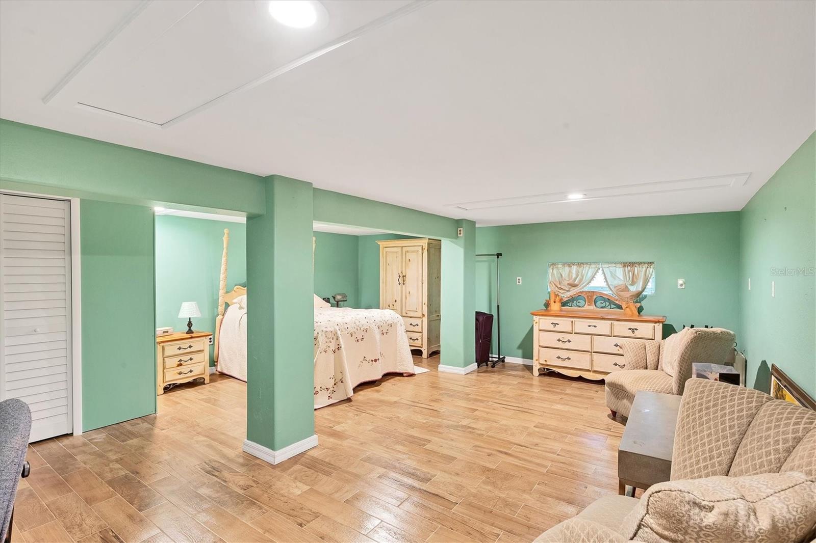 Image 41 of 59 For 6242 Tropicaire Boulevard