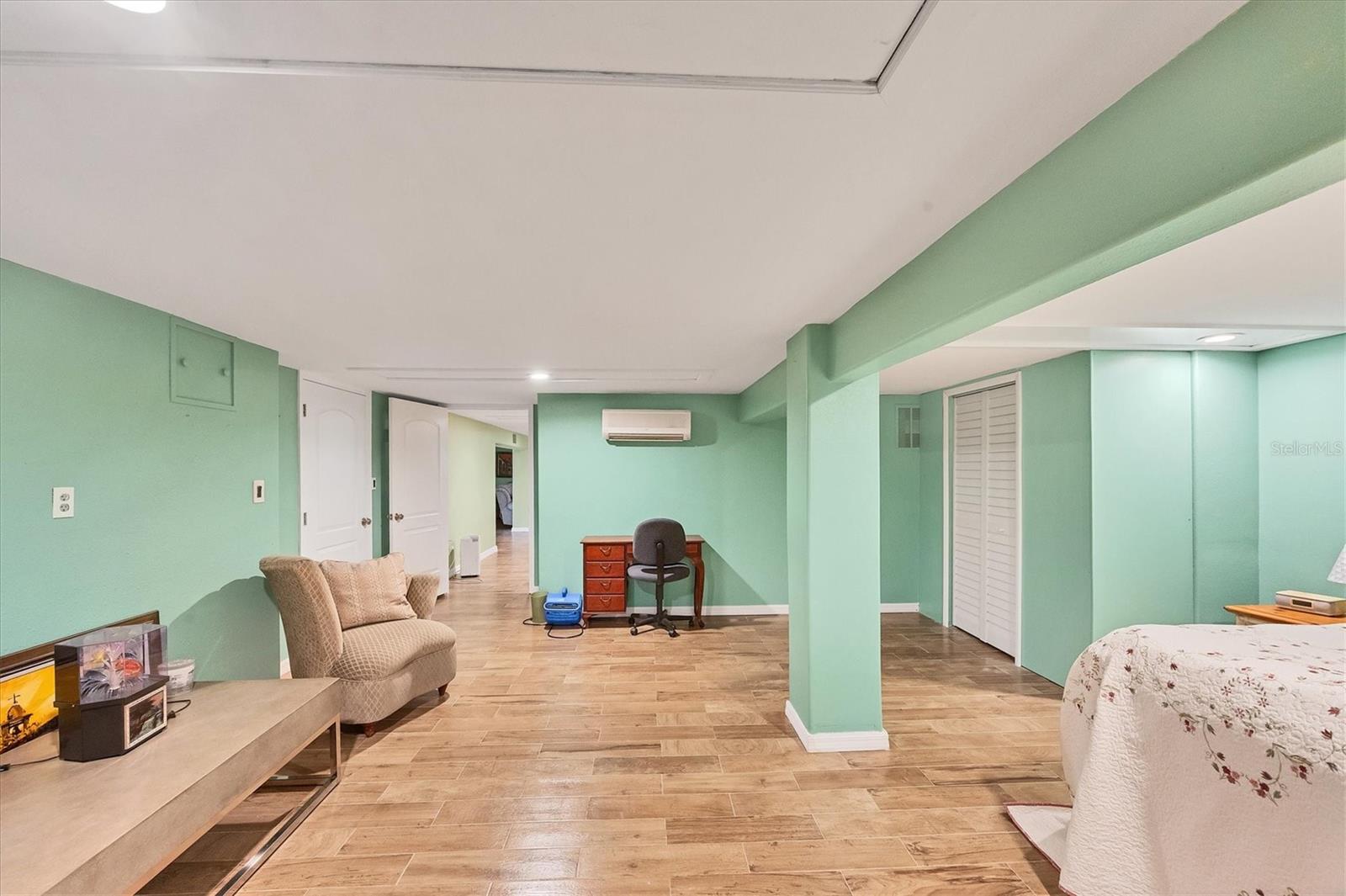Image 42 of 59 For 6242 Tropicaire Boulevard