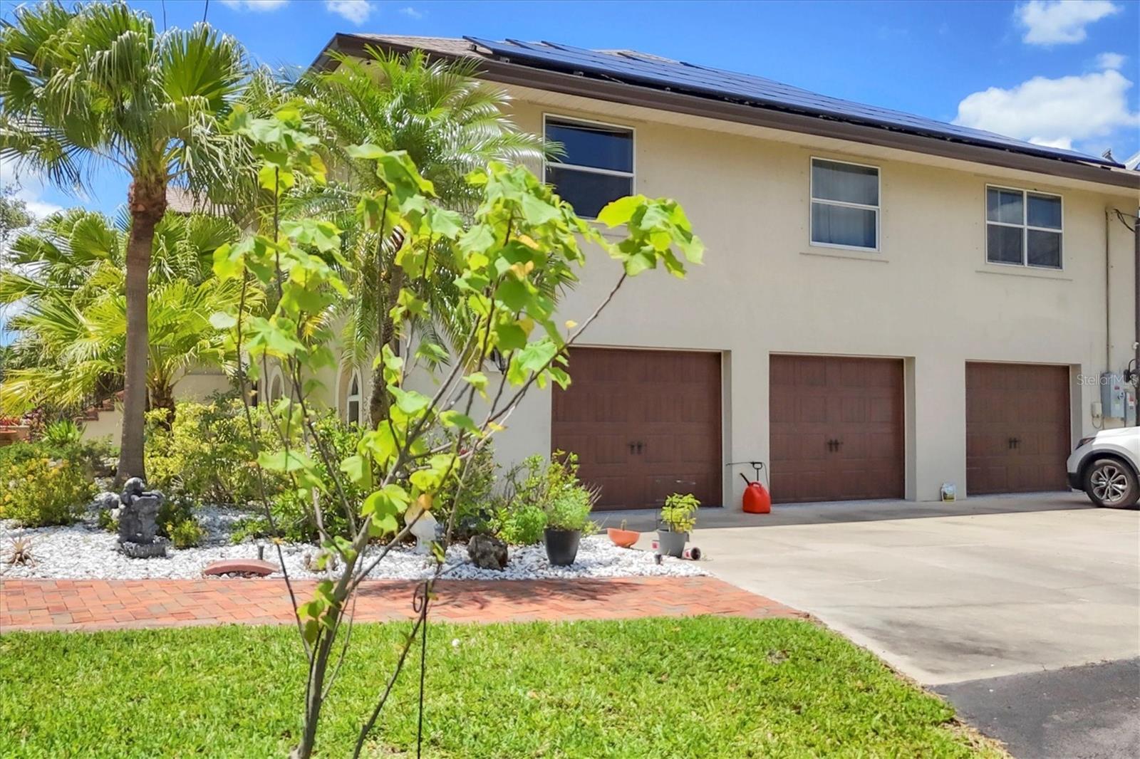 Image 7 of 59 For 6242 Tropicaire Boulevard