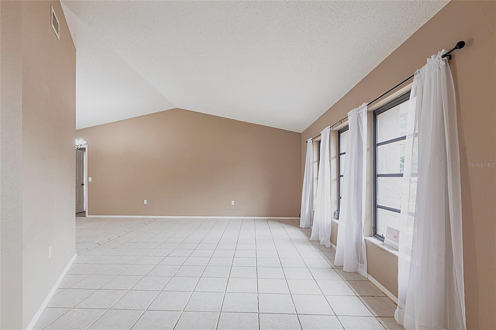 Image 5 of 40 For 4788 Abadan Street