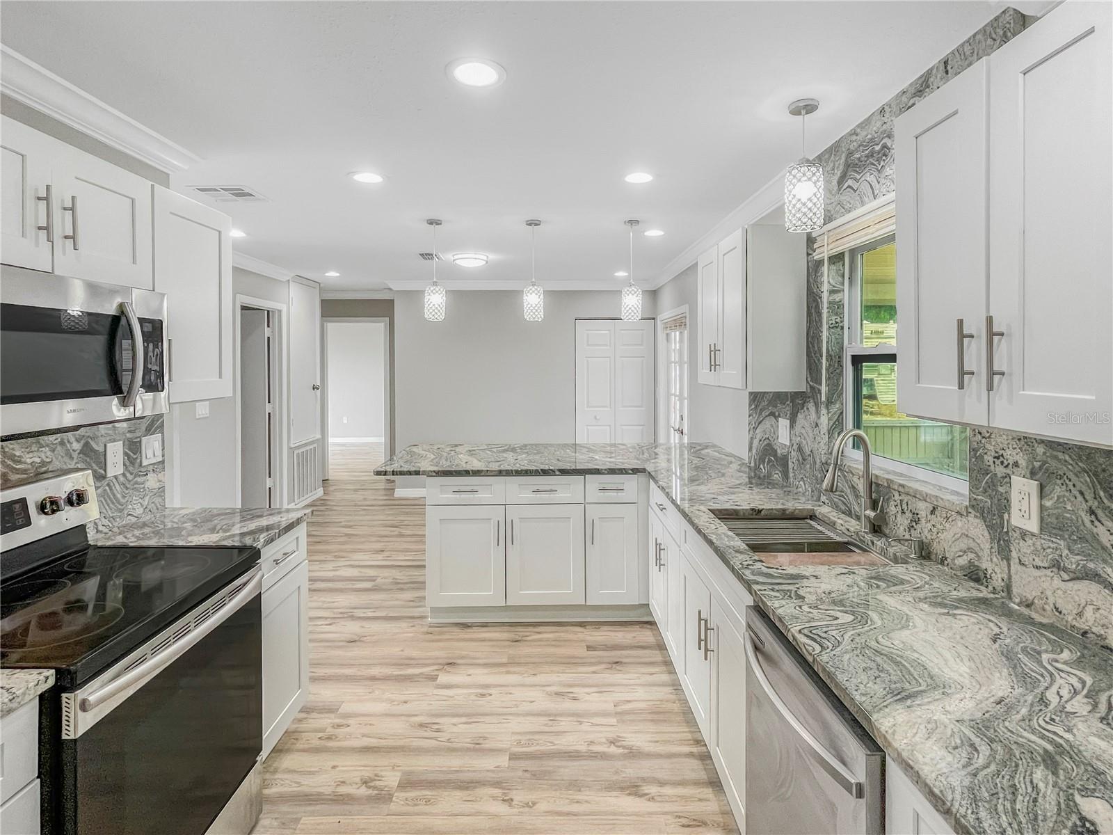 Image 10 of 25 For 3342 Avanti Circle