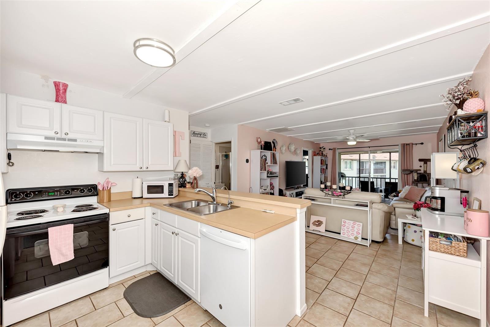 Image 4 of 45 For 25100 Sandhill Boulevard F-203