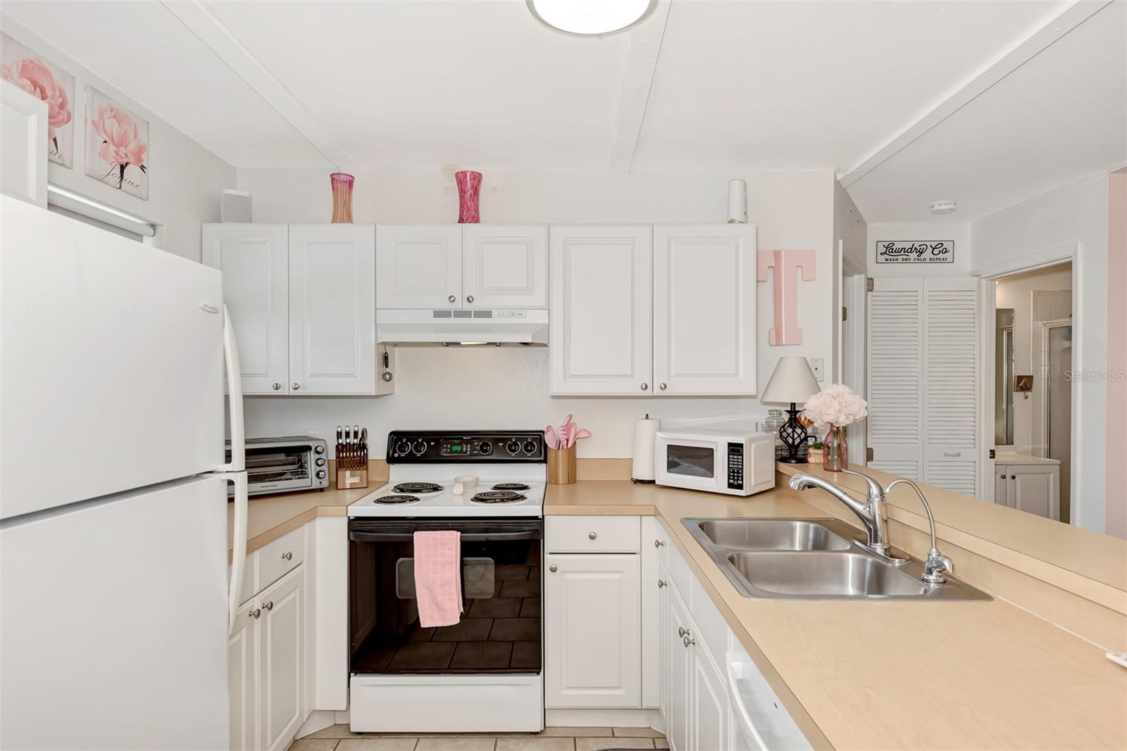 Image 9 of 45 For 25100 Sandhill Boulevard F-203