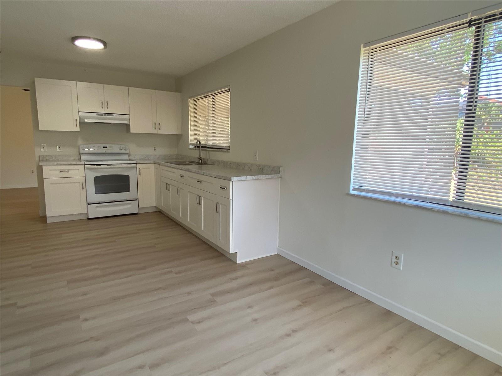 Image 4 of 22 For 5370 Maccaughey Drive