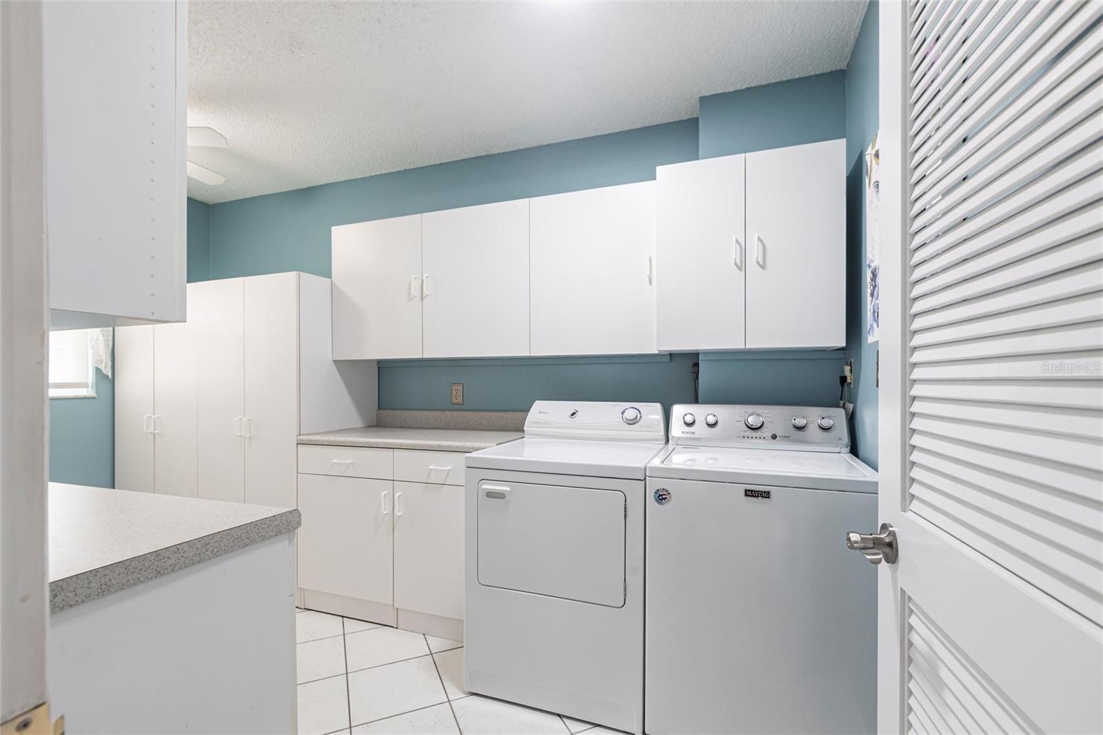 Image 15 of 30 For 6070 80th Street N 215