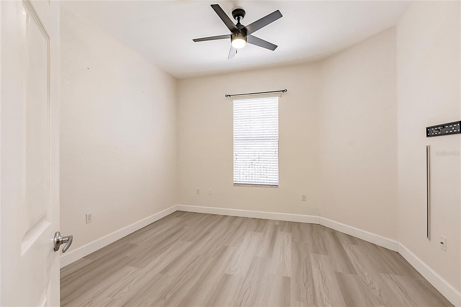 Image 17 of 36 For 16572 San Edmundo Road 111
