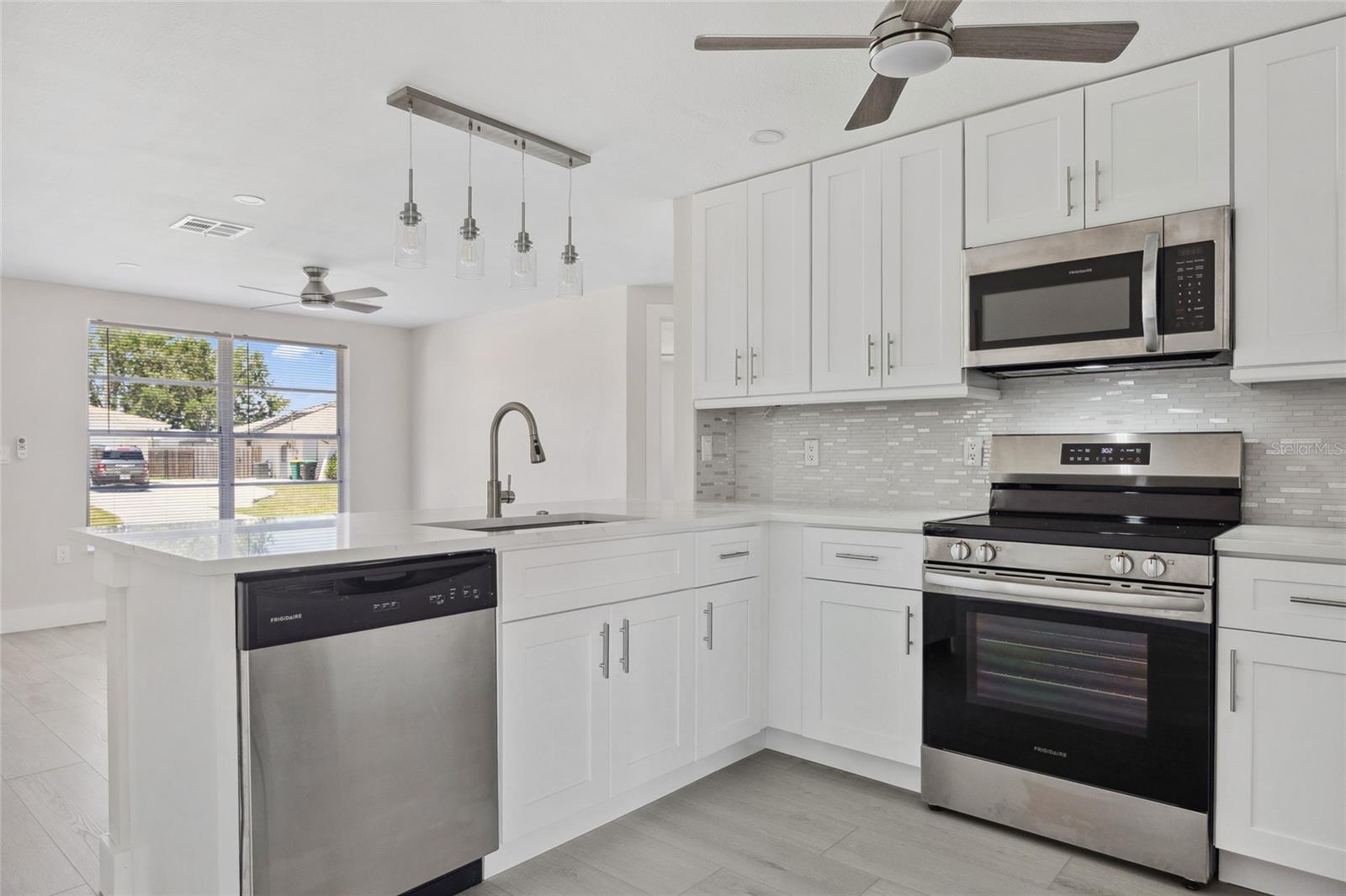Image 10 of 31 For 10517 Greenway Avenue