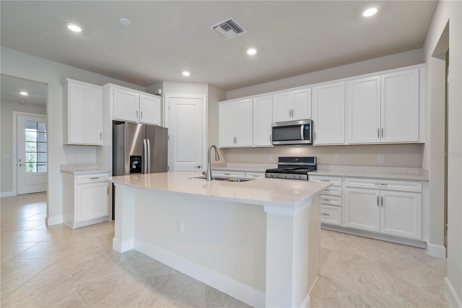 Image 25 of 48 For 17017 Pine Lily Lane