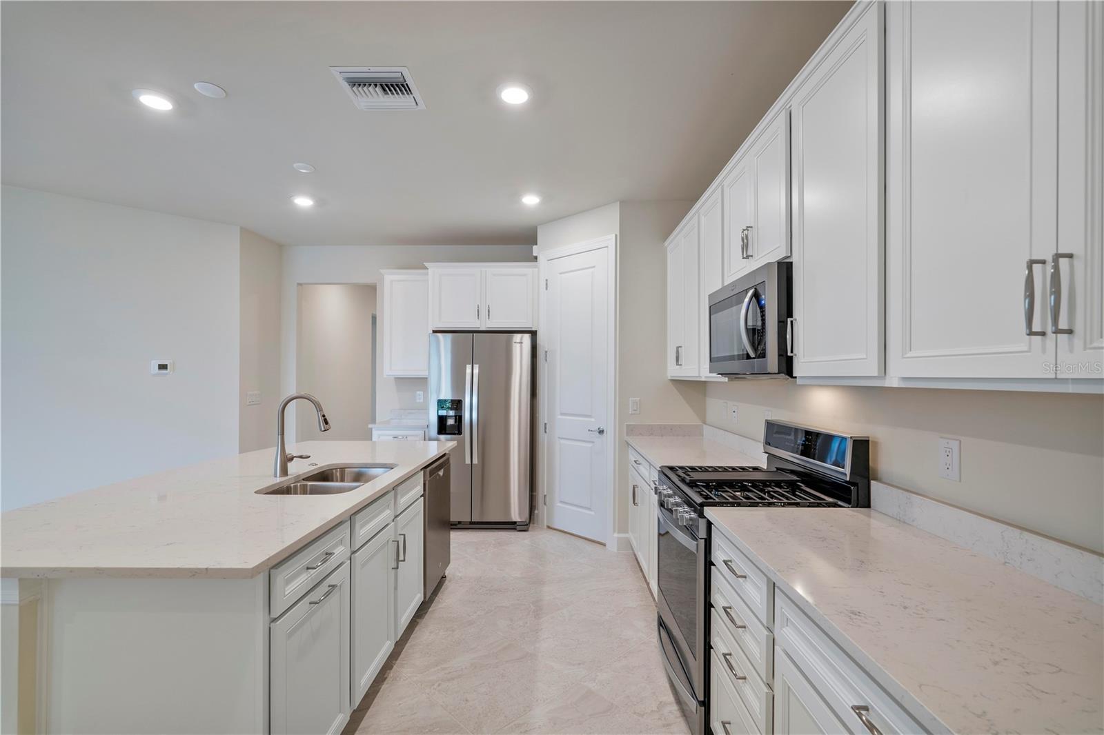Image 26 of 48 For 17017 Pine Lily Lane