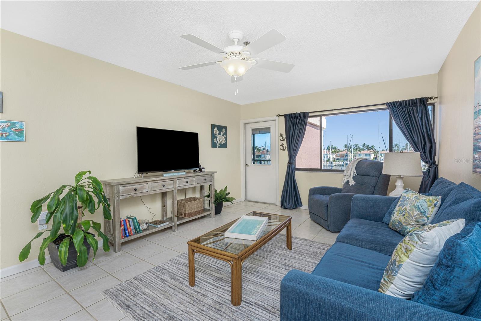Image 11 of 42 For 3160 Matecumbe Key Road 238