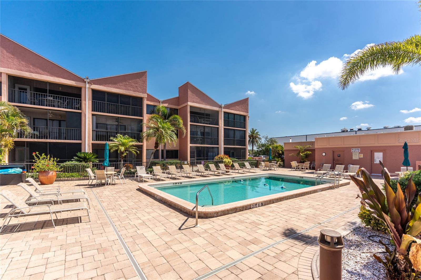 Image 24 of 42 For 3160 Matecumbe Key Road 238