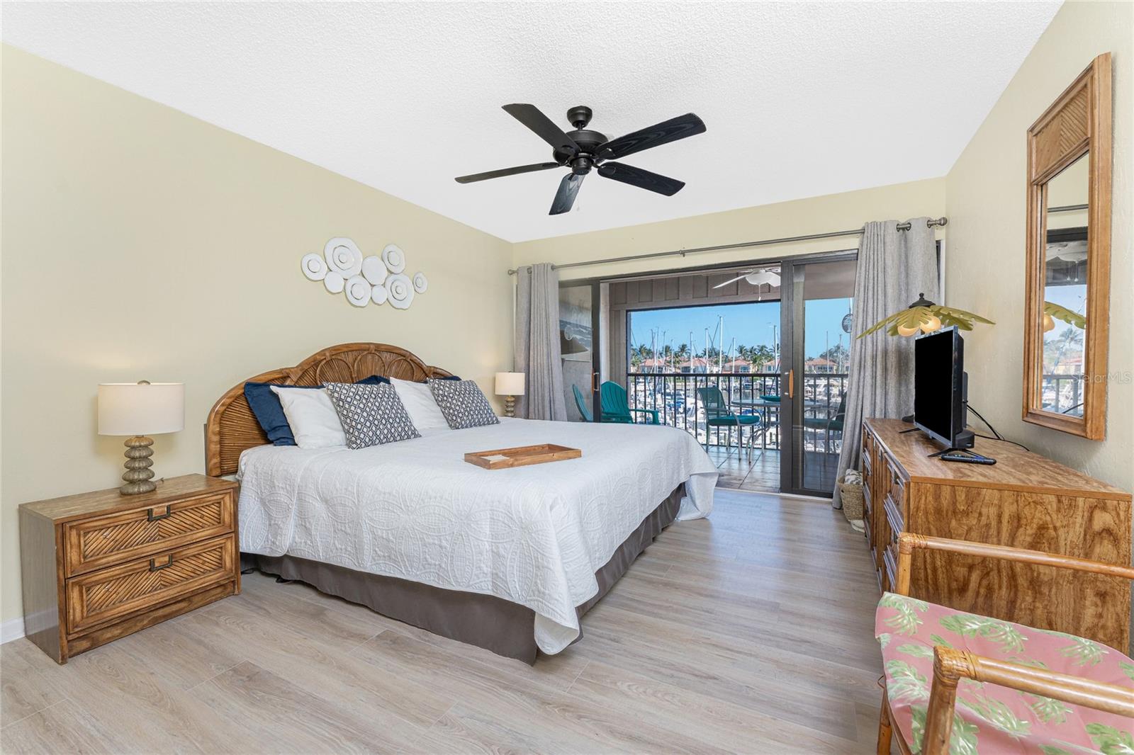 Image 5 of 42 For 3160 Matecumbe Key Road 238
