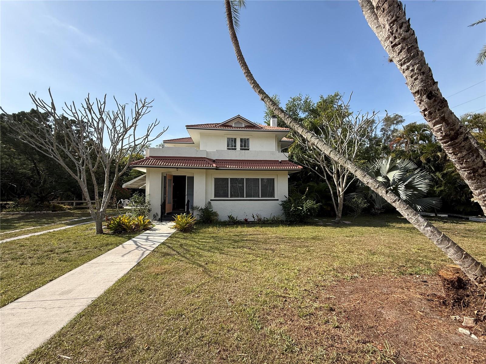 Image 3 of 31 For 1412 Winkler Avenue