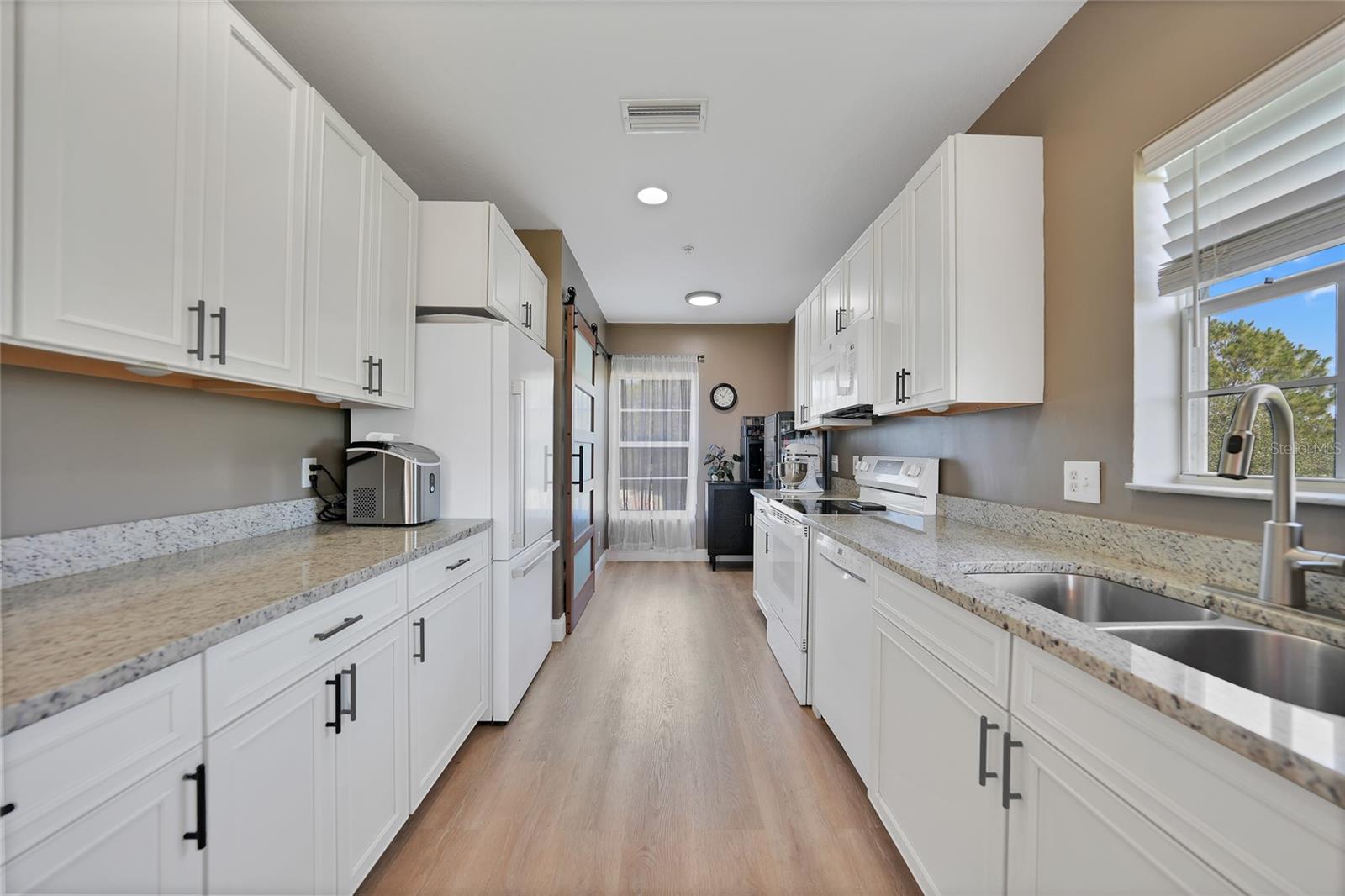 Image 10 of 42 For 2160 Heron Lake Drive 201