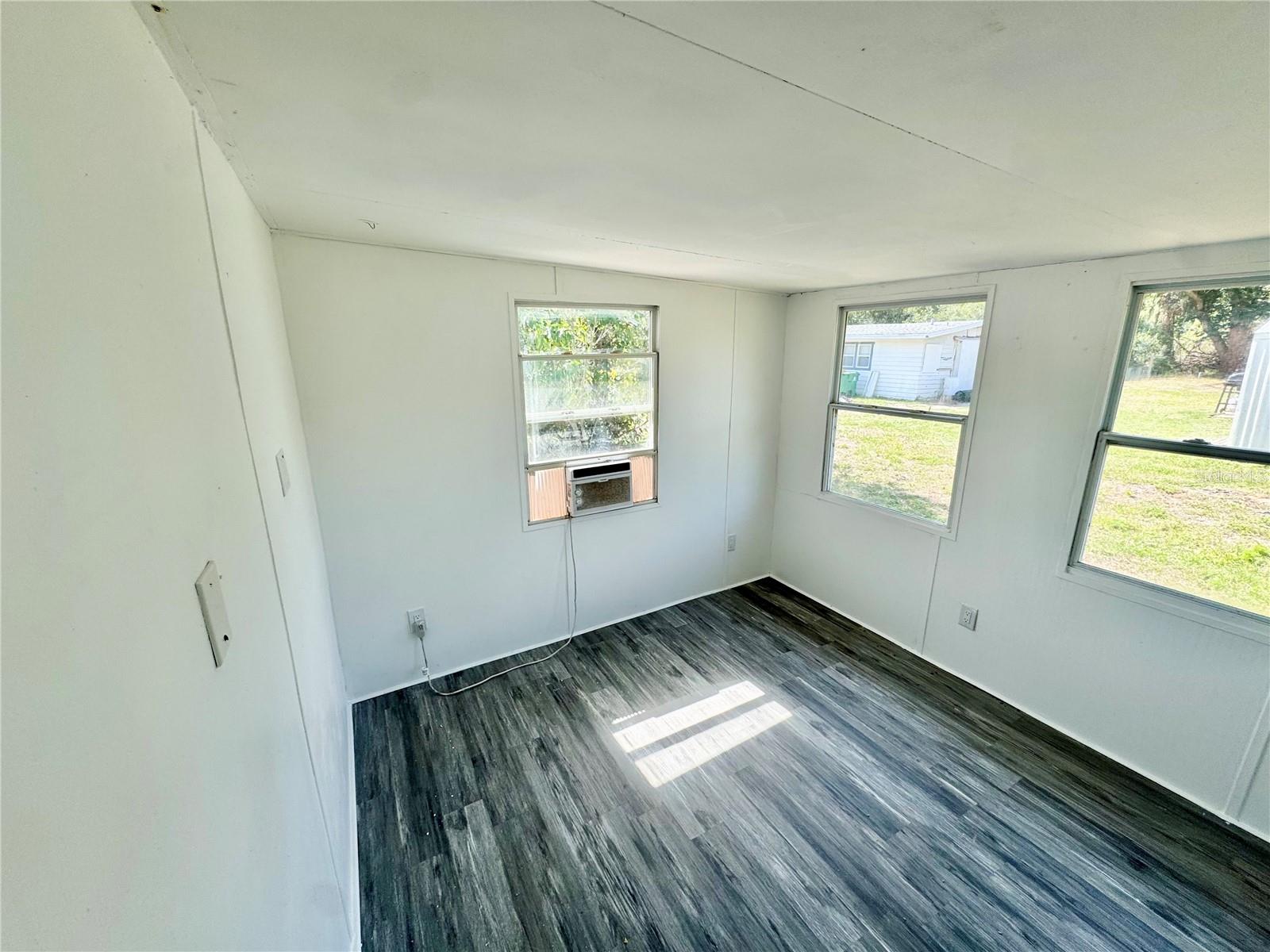 Image 14 of 30 For 162 Sapodilla Street