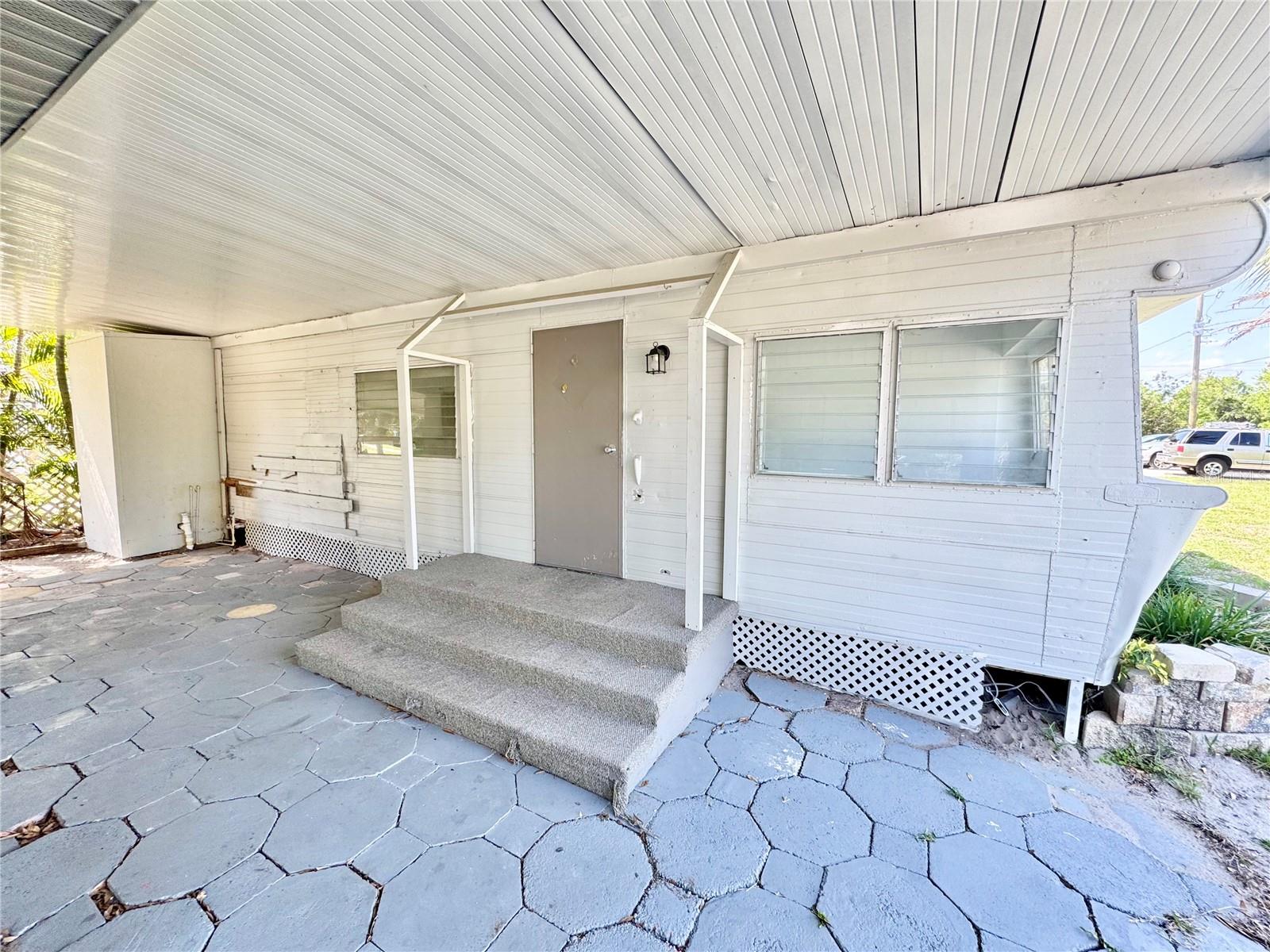 Image 5 of 30 For 162 Sapodilla Street
