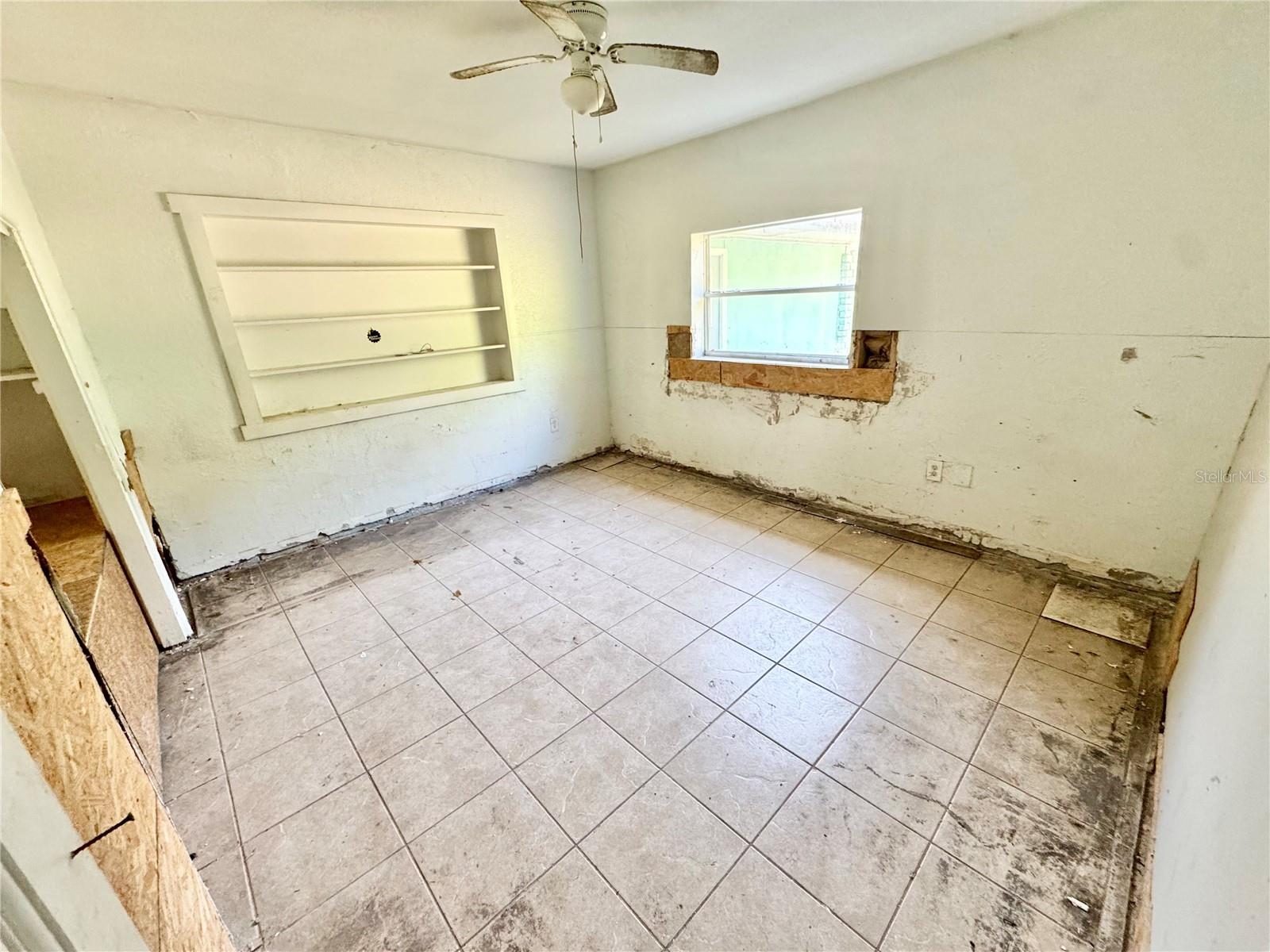 Image 8 of 25 For 23476 Harper Avenue