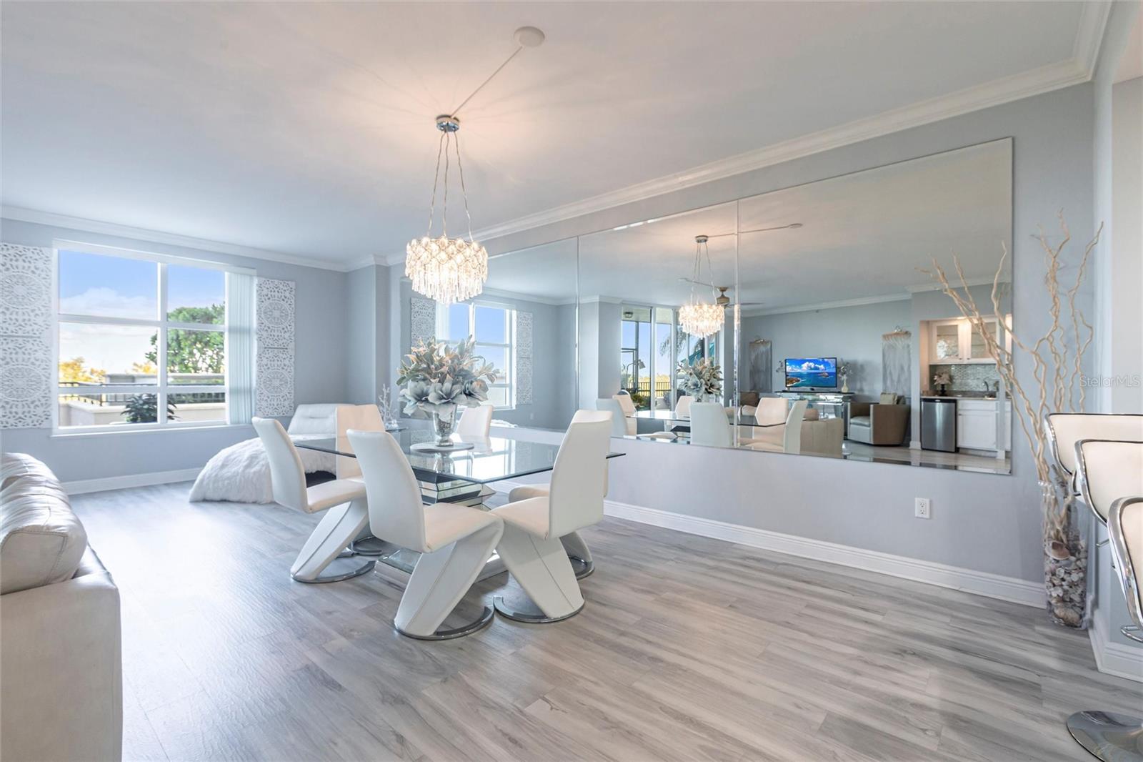 Image 16 of 68 For 3329 Sunset Key Circle 107