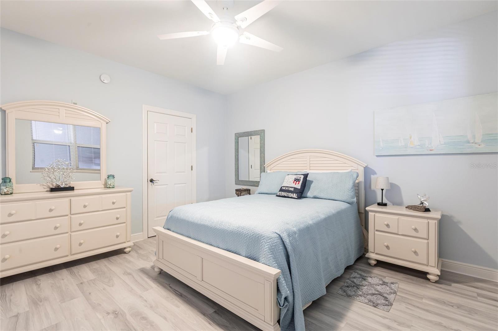 Image 30 of 68 For 3329 Sunset Key Circle 107