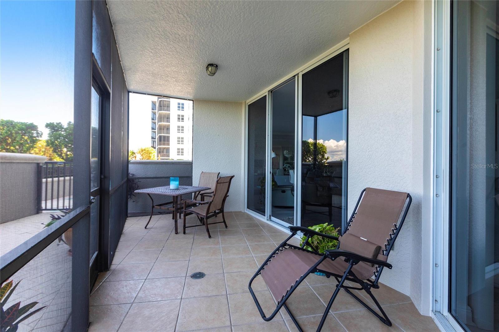 Image 34 of 68 For 3329 Sunset Key Circle 107