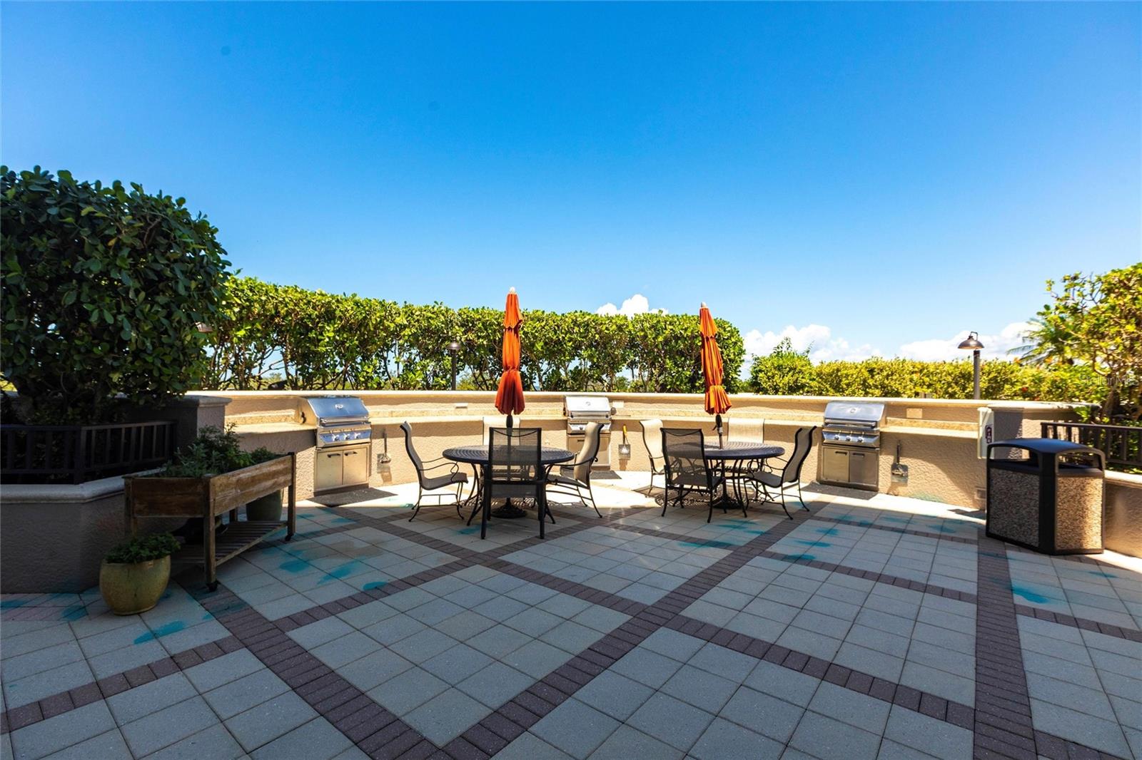Image 40 of 68 For 3329 Sunset Key Circle 107