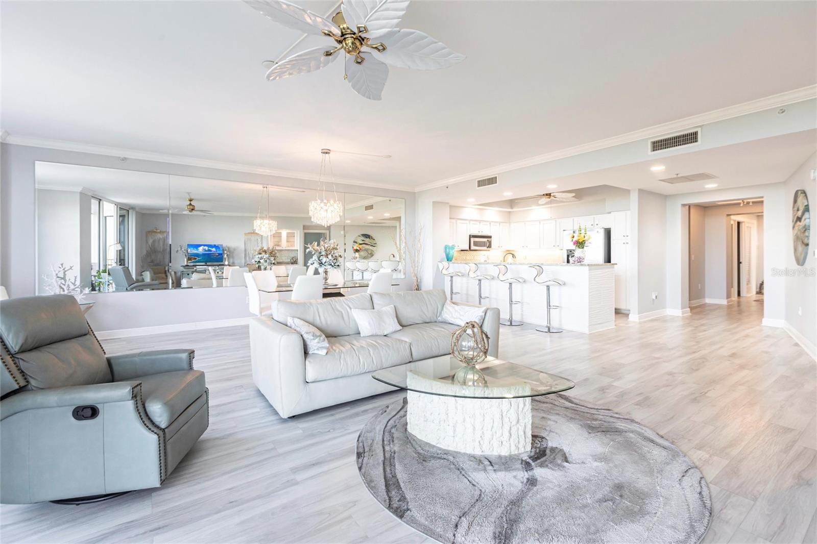 Image 7 of 68 For 3329 Sunset Key Circle 107