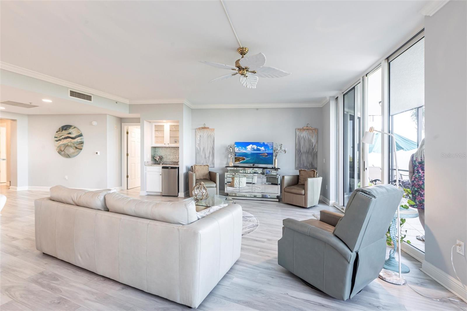 Image 9 of 68 For 3329 Sunset Key Circle 107