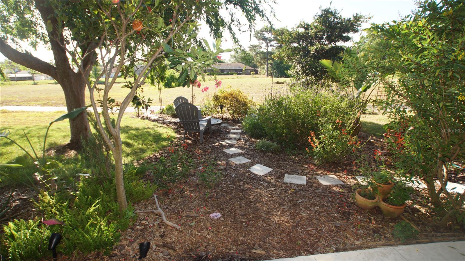 Image 21 of 44 For 925 Fenton Lane 11
