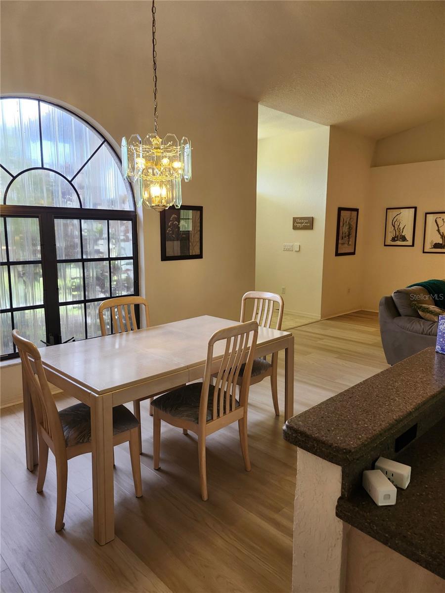 Image 6 of 13 For 1287 Aken Street