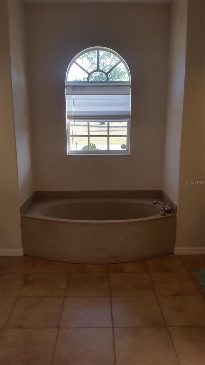 Image 12 of 30 For 16245 Paloma Court