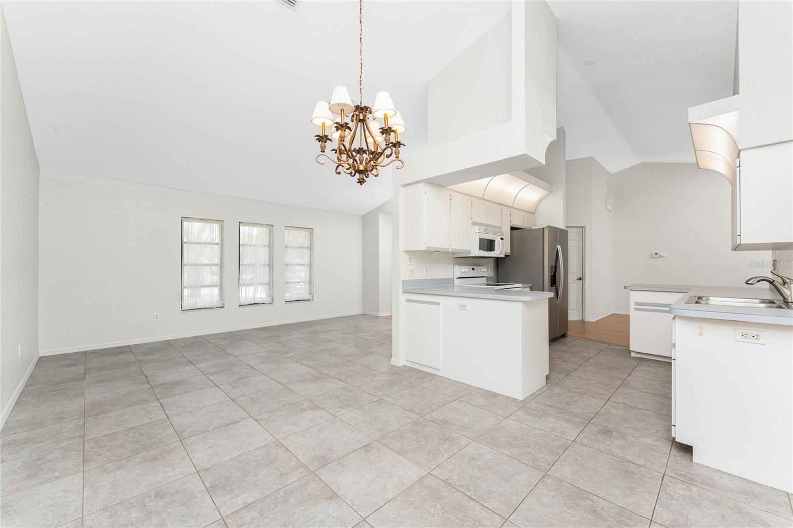 Image 16 of 52 For 18111 Lake Worth Boulevard