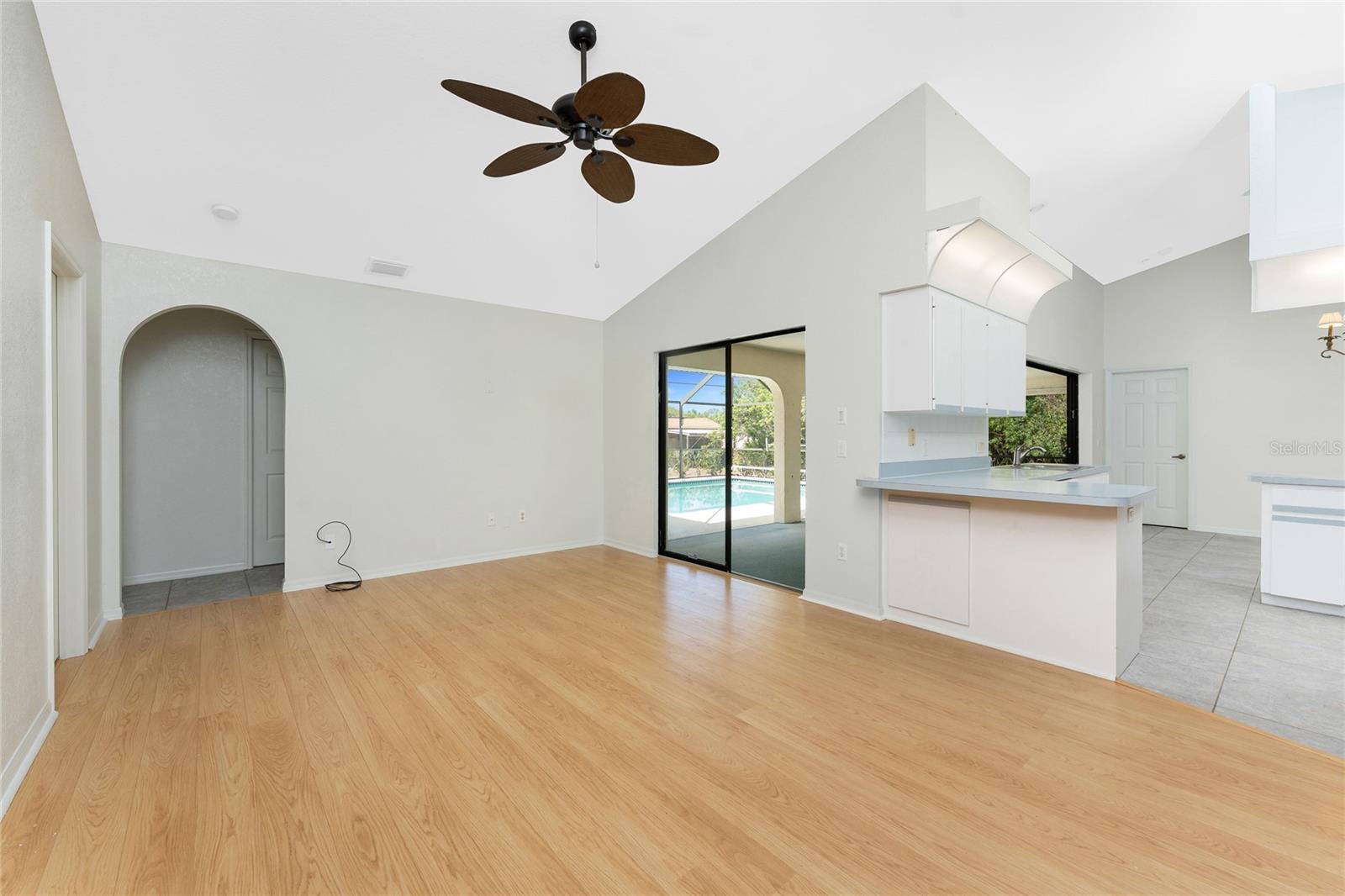 Image 21 of 52 For 18111 Lake Worth Boulevard