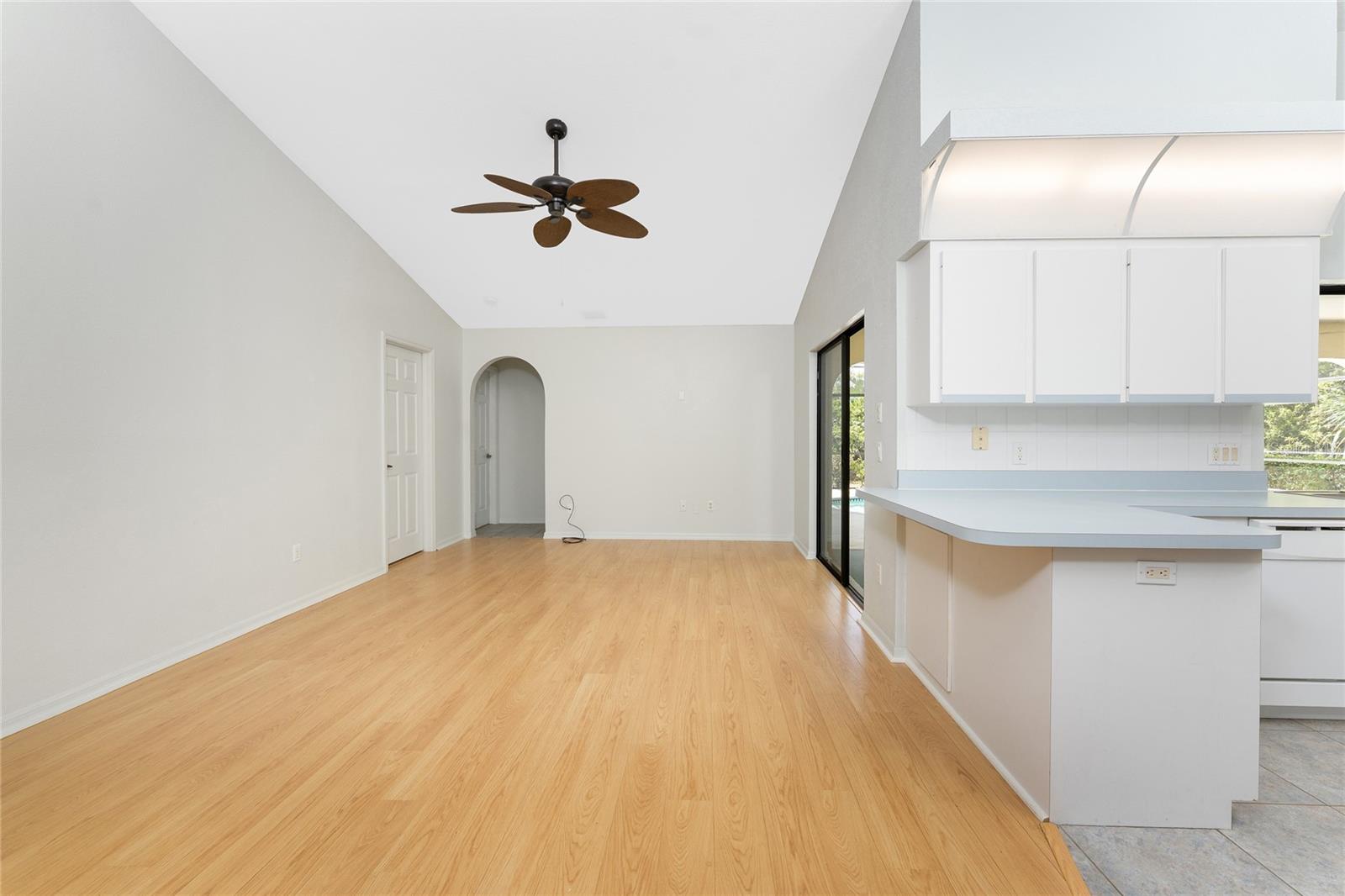 Image 22 of 52 For 18111 Lake Worth Boulevard
