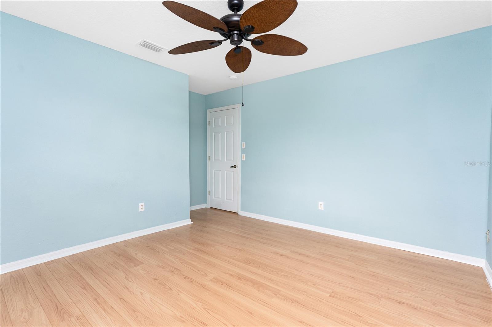 Image 33 of 52 For 18111 Lake Worth Boulevard