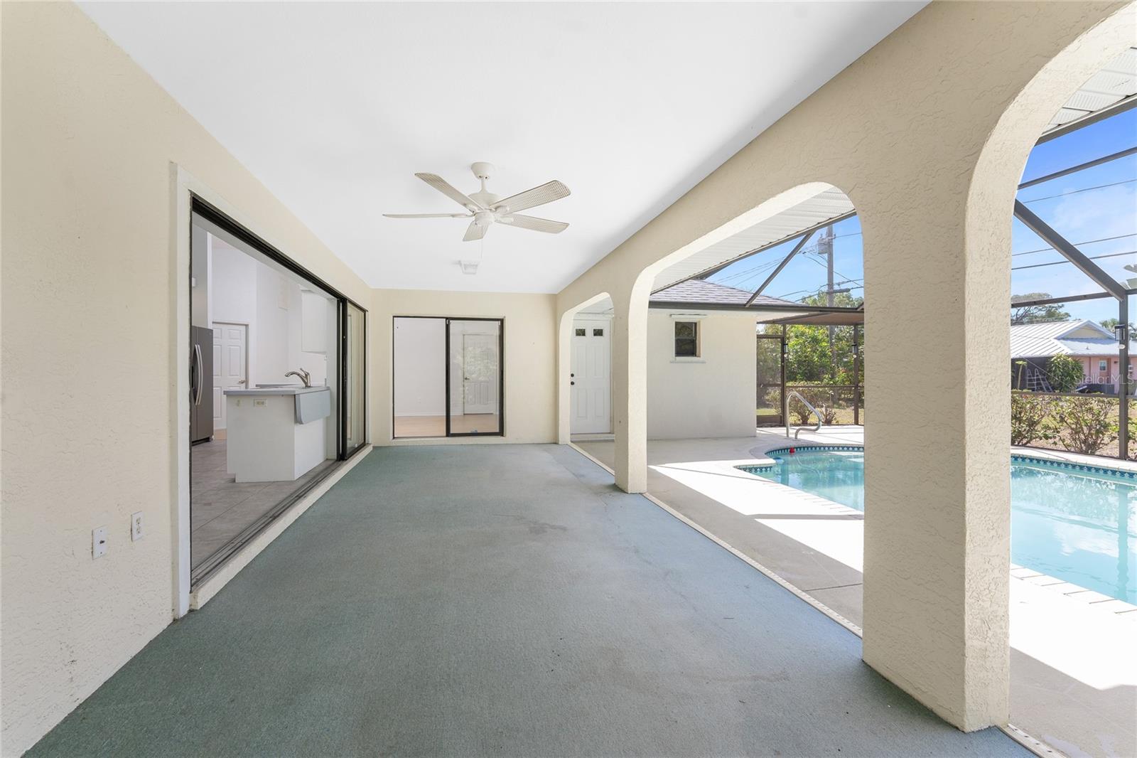 Image 42 of 52 For 18111 Lake Worth Boulevard