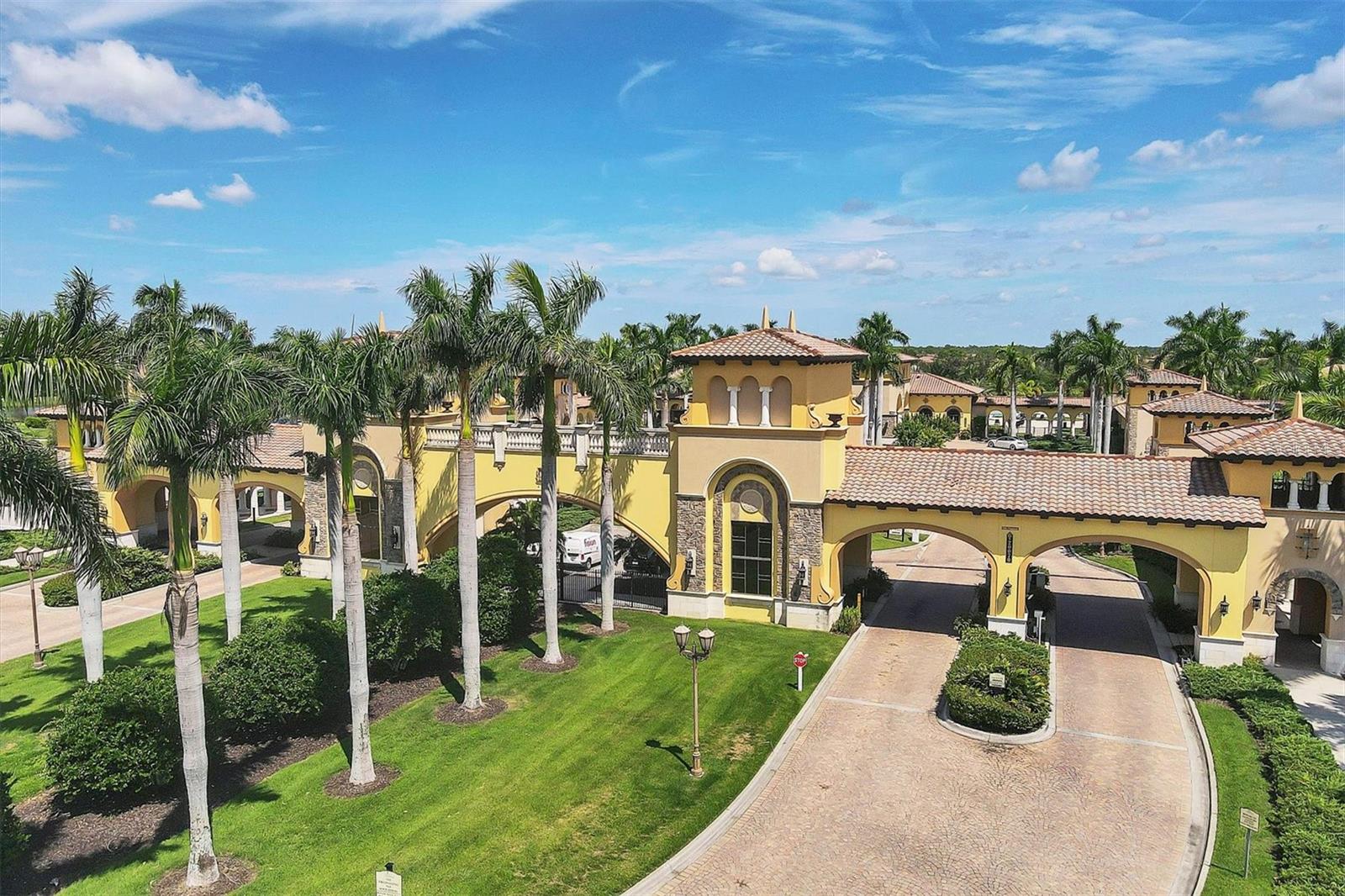 Image 31 of 48 For 12410 Cinqueterre Dr