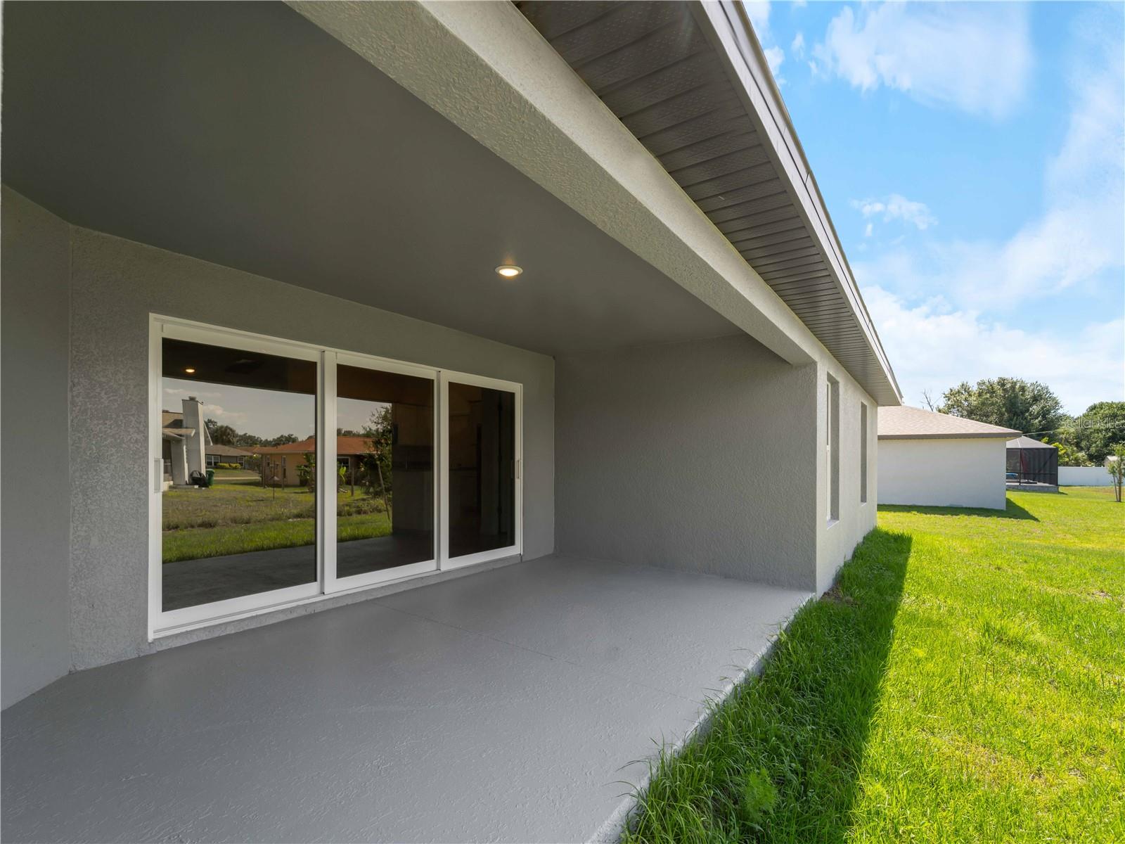 Image 4 of 48 For 22376 Blanchard Avenue
