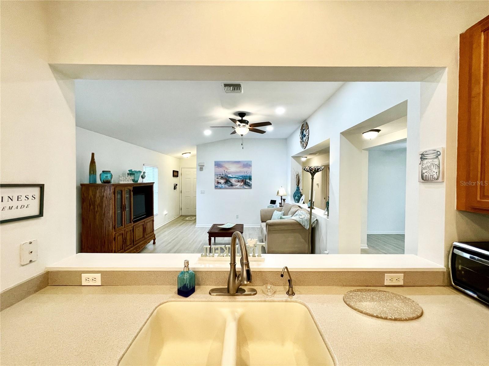 Image 17 of 52 For 13170 Pembroke Circle N