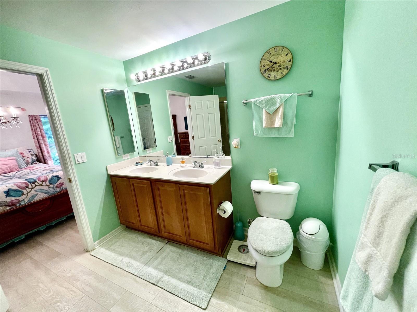 Image 26 of 52 For 13170 Pembroke Circle N