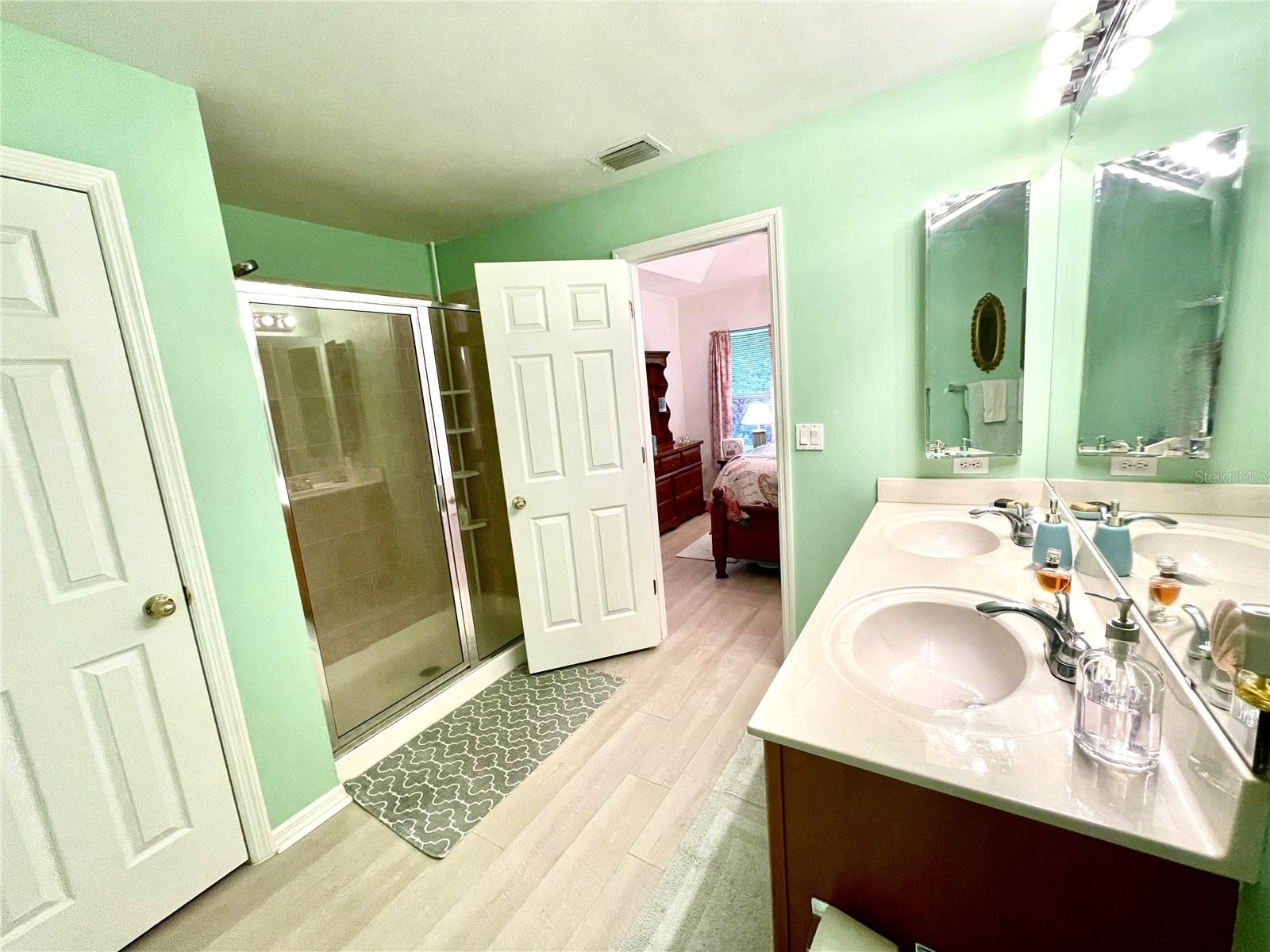 Image 27 of 52 For 13170 Pembroke Circle N