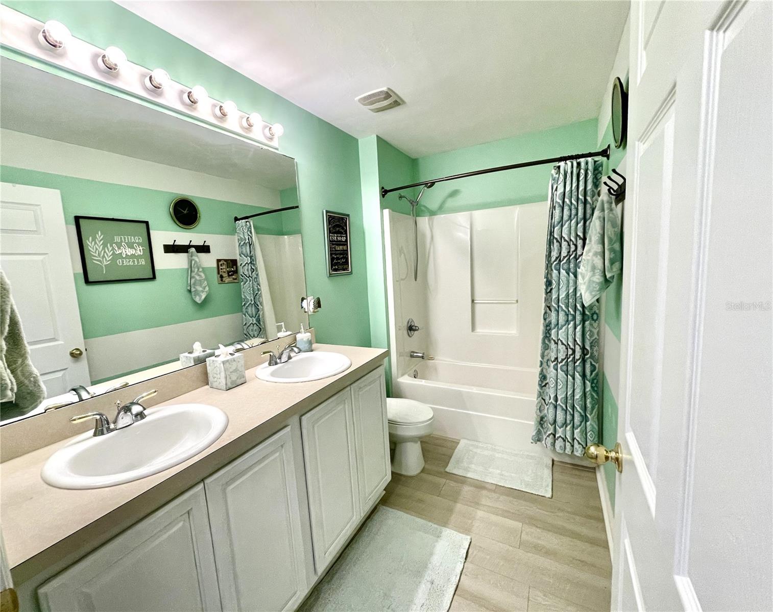 Image 30 of 52 For 13170 Pembroke Circle N