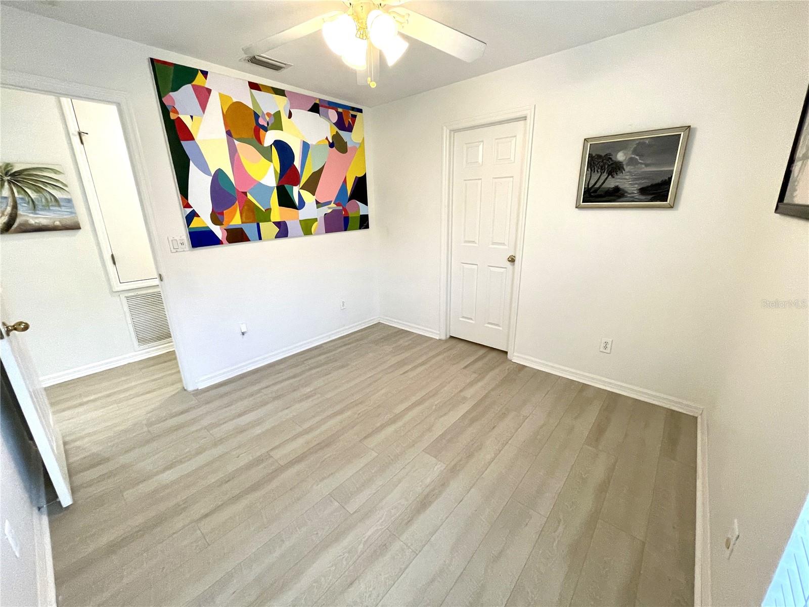 Image 32 of 52 For 13170 Pembroke Circle N