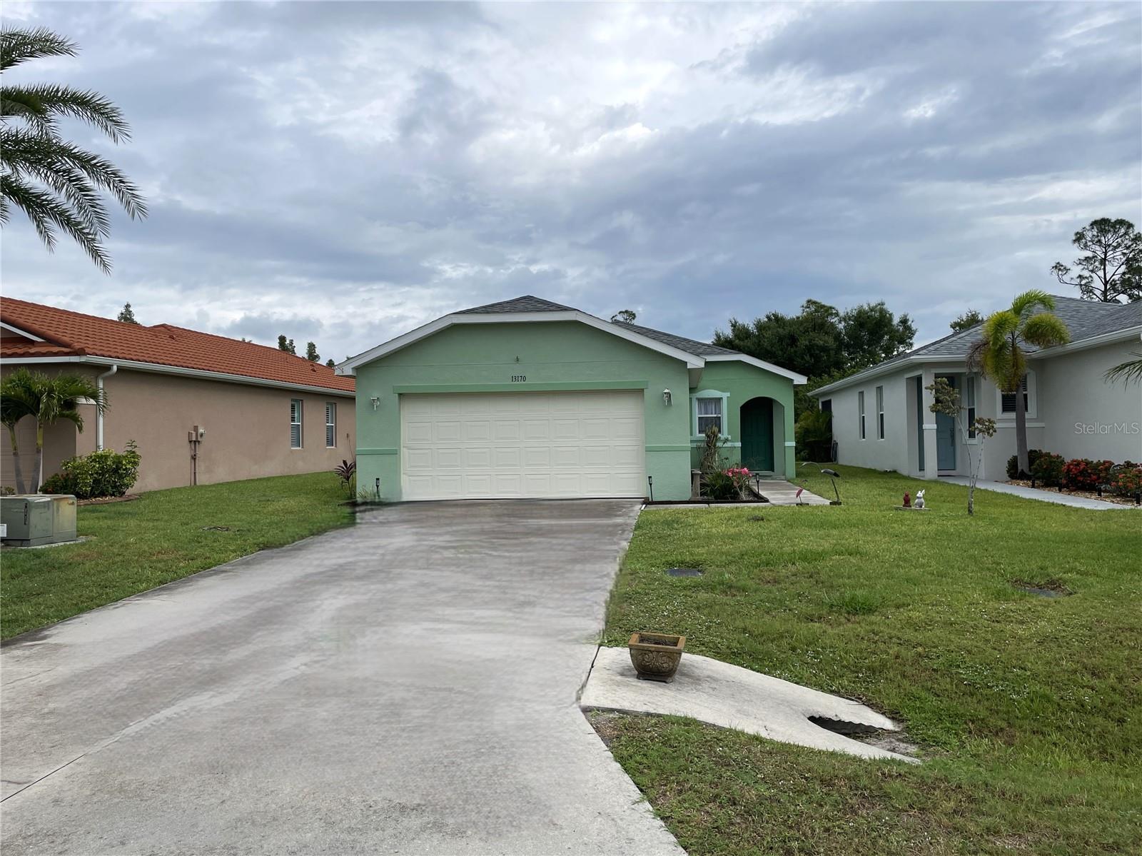 Image 40 of 52 For 13170 Pembroke Circle N
